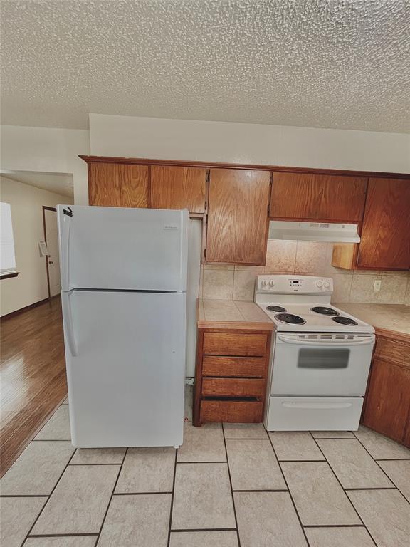 312 Chalmette Drive B Property Photo 15