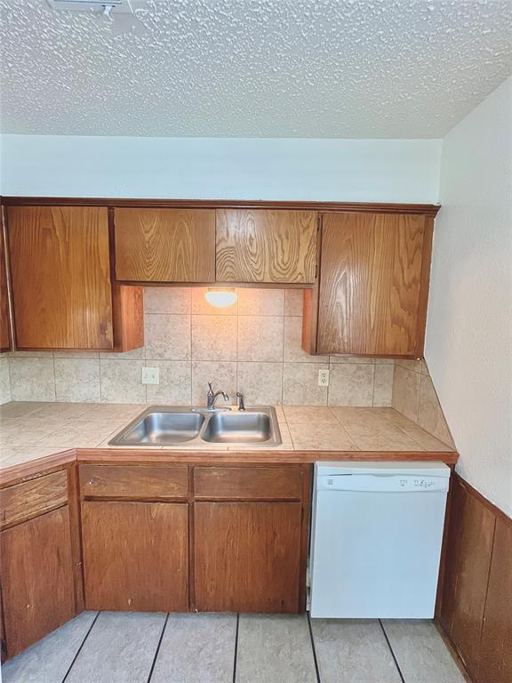 312 Chalmette Drive B Property Photo 16