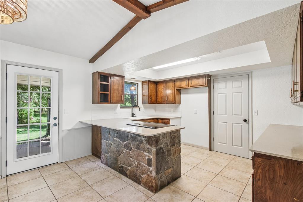 11093 Ione Drive Property Photo 6