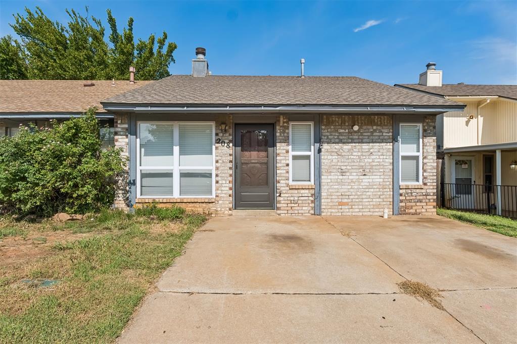 208 Hudson Place Property Photo 1