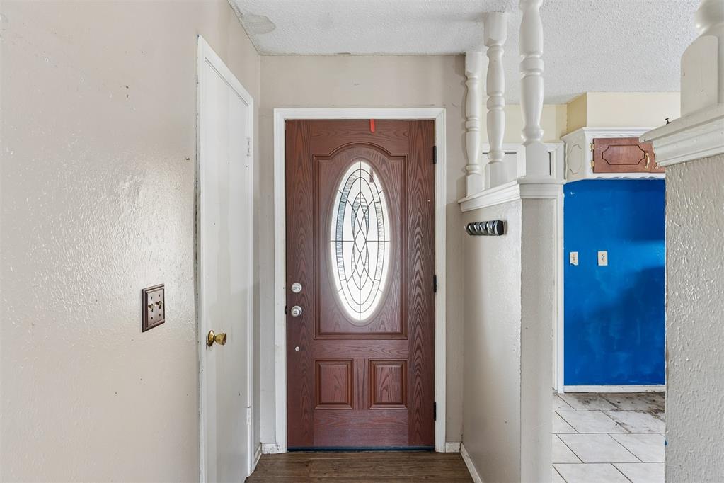 207 Del Mar Drive Property Photo 3