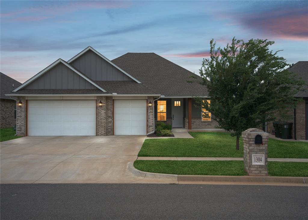 1304 Torrey Pines Road Property Photo 3