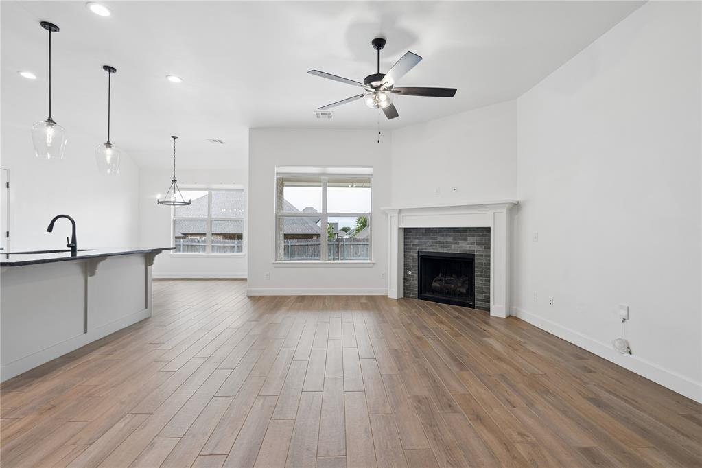 1304 Torrey Pines Road Property Photo 6