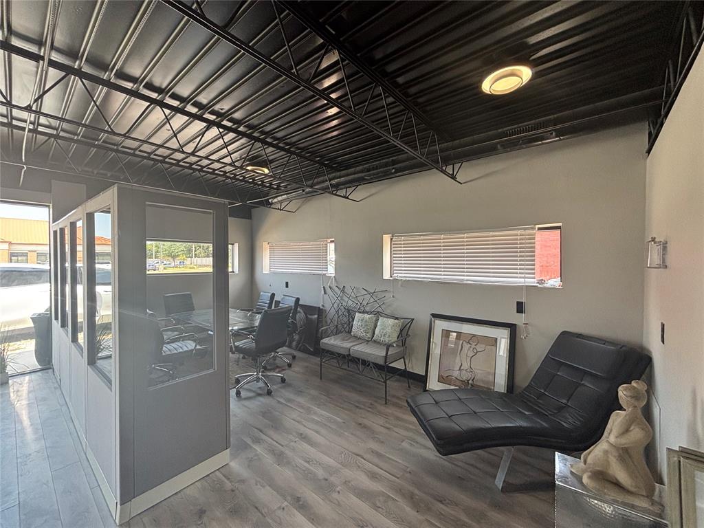 1216 Ne 23rd Street Property Photo 4