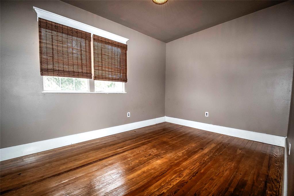 115 W 5th Street Property Photo 15