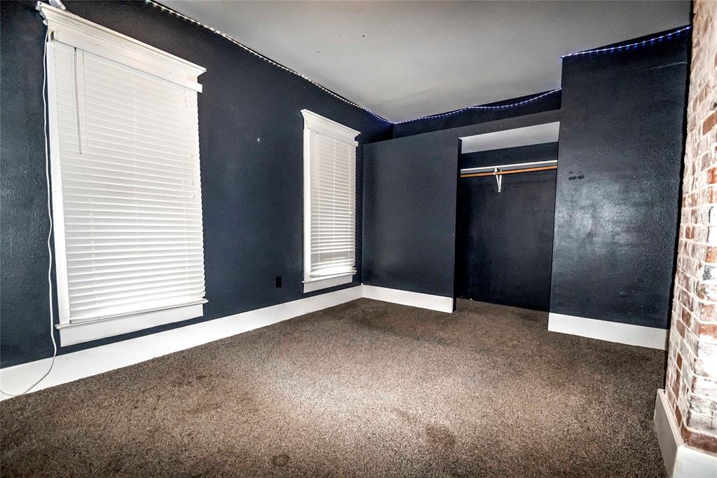 115 W 5th Street Property Photo 18