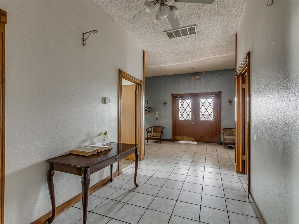 9309 S I 35 Service Road Property Photo 6