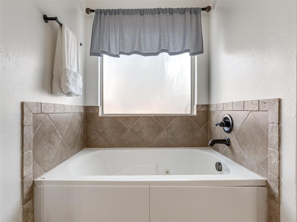 4904 Nw 155th Street Property Photo 18