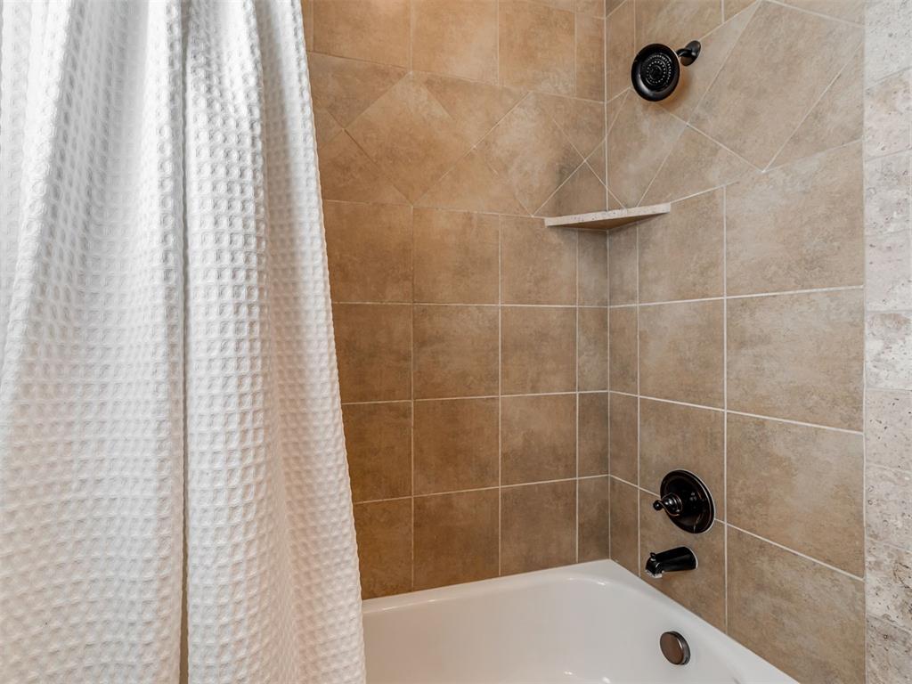 4904 Nw 155th Street Property Photo 26