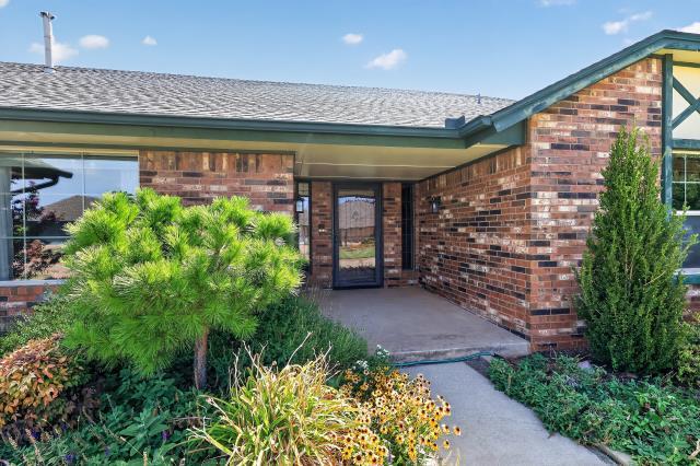 10800 W Country Drive Property Photo 2