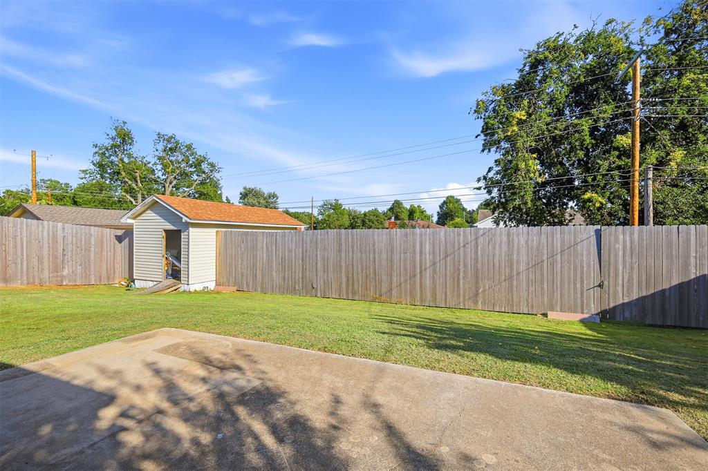 304 Country Club Terrace Property Photo 31