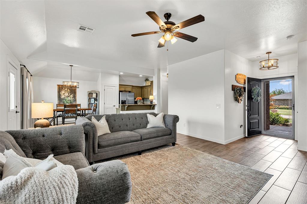 1209 Penn Lane Property Photo 6