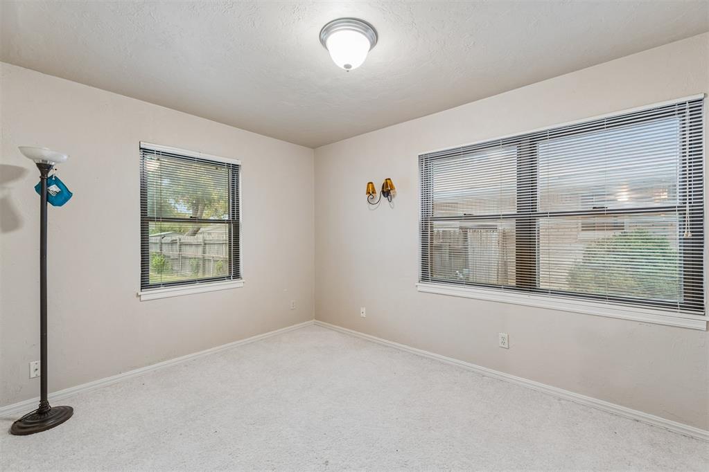5737 Nw 47th Street Property Photo 16