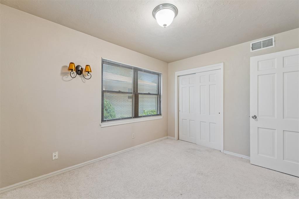 5737 Nw 47th Street Property Photo 17