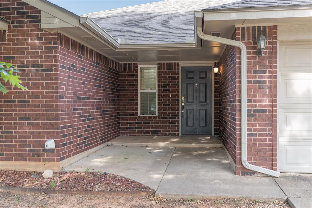 2608 Queenston Avenue Property Photo 4