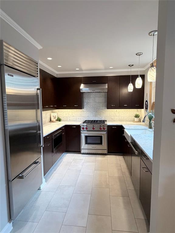 16 Windbrook Square Property Photo 2