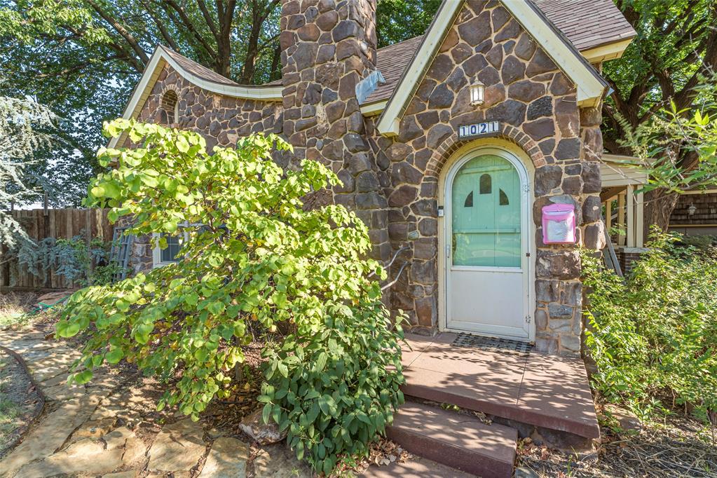 1021 W Broadway Avenue Property Photo 4