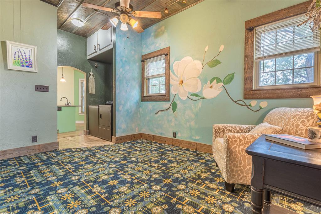 1021 W Broadway Avenue Property Photo 17