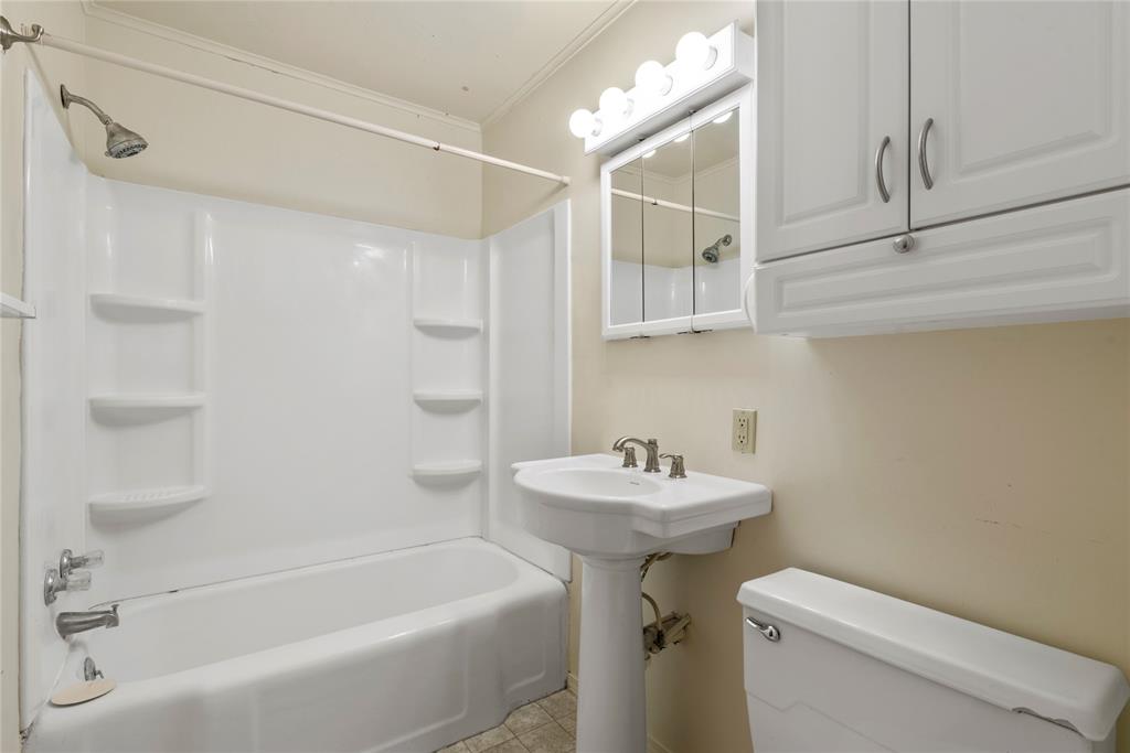 408 Benton Road Property Photo 17
