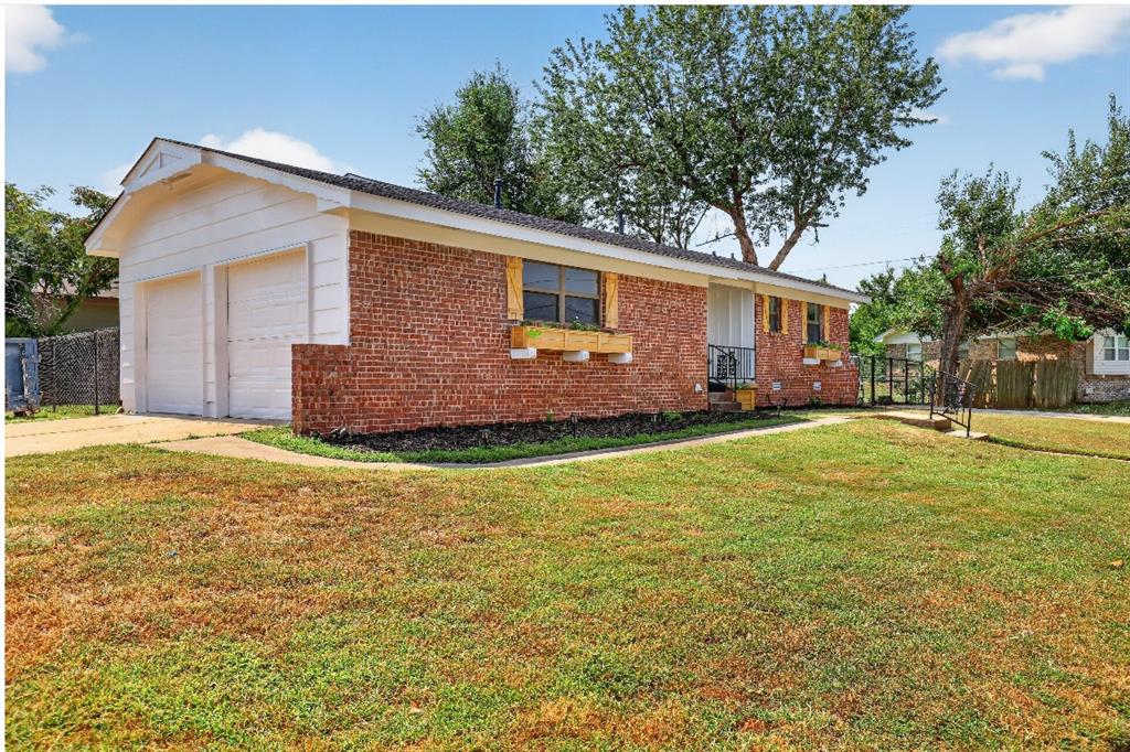620 W Mitchell Drive Property Photo 2