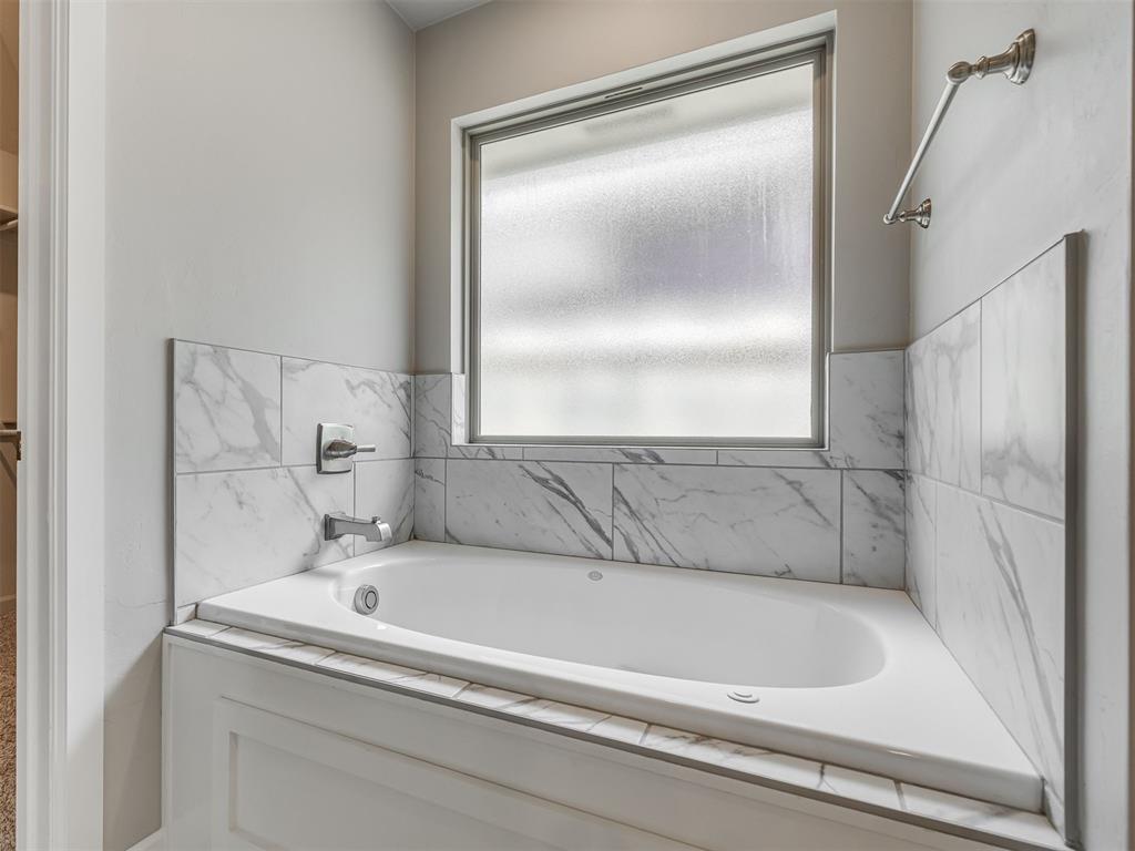 5209 White Gold Avenue Property Photo 13