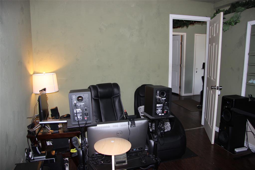 945 Sw 51st Street Property Photo 12