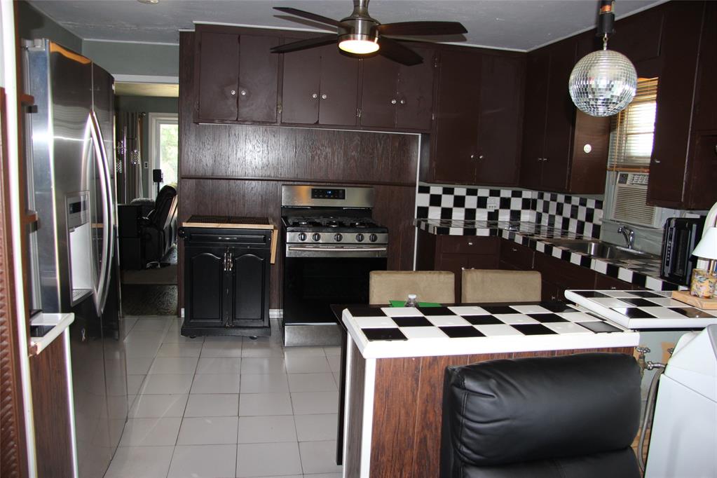 945 Sw 51st Street Property Photo 25