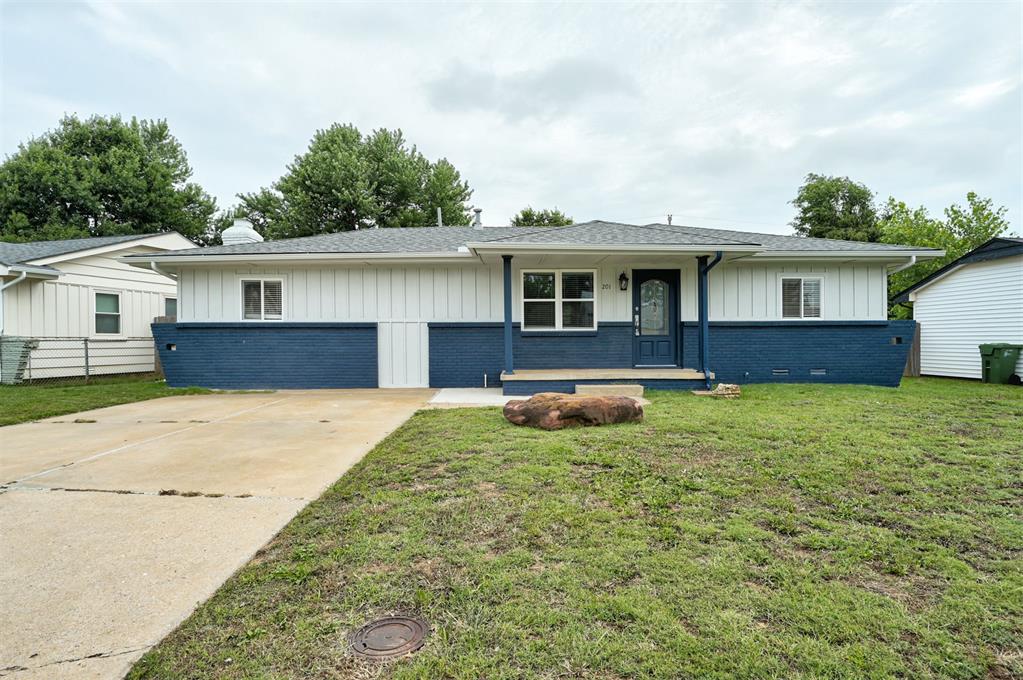 201 Dianna Drive Property Photo 1