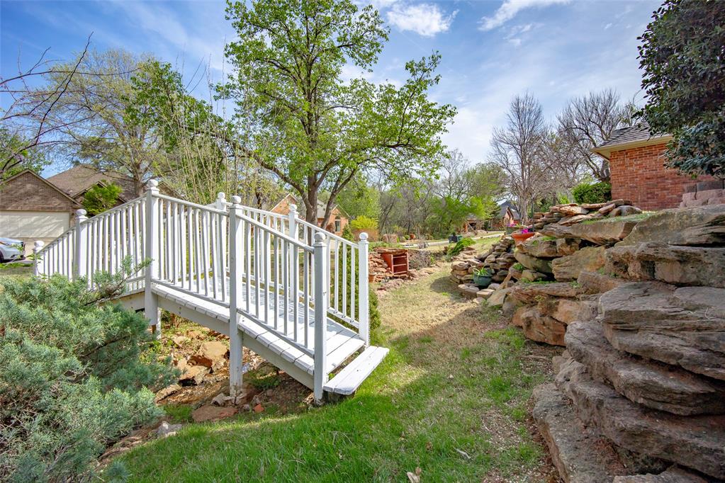1512 Two Bridge Drive Property Photo 3