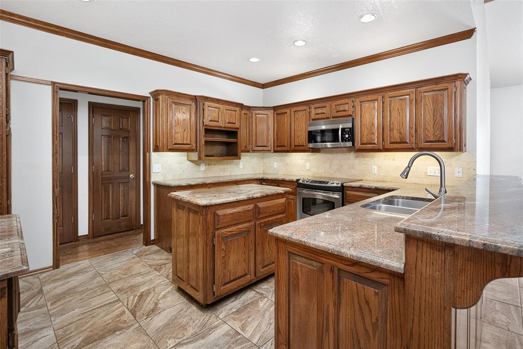 1512 Two Bridge Drive Property Photo 9