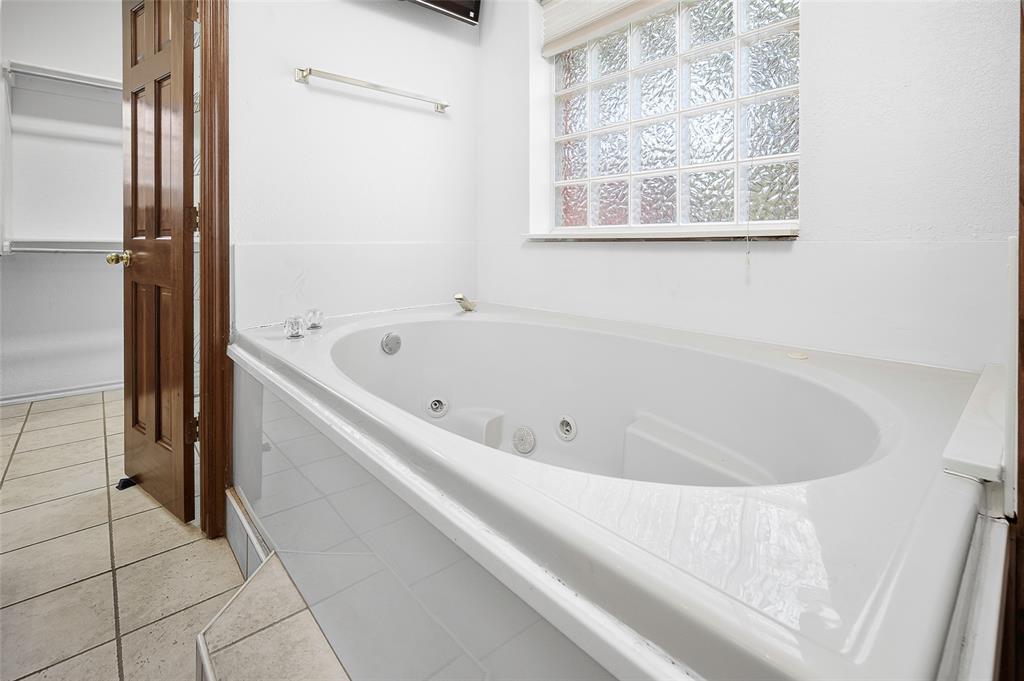 1512 Two Bridge Drive Property Photo 17