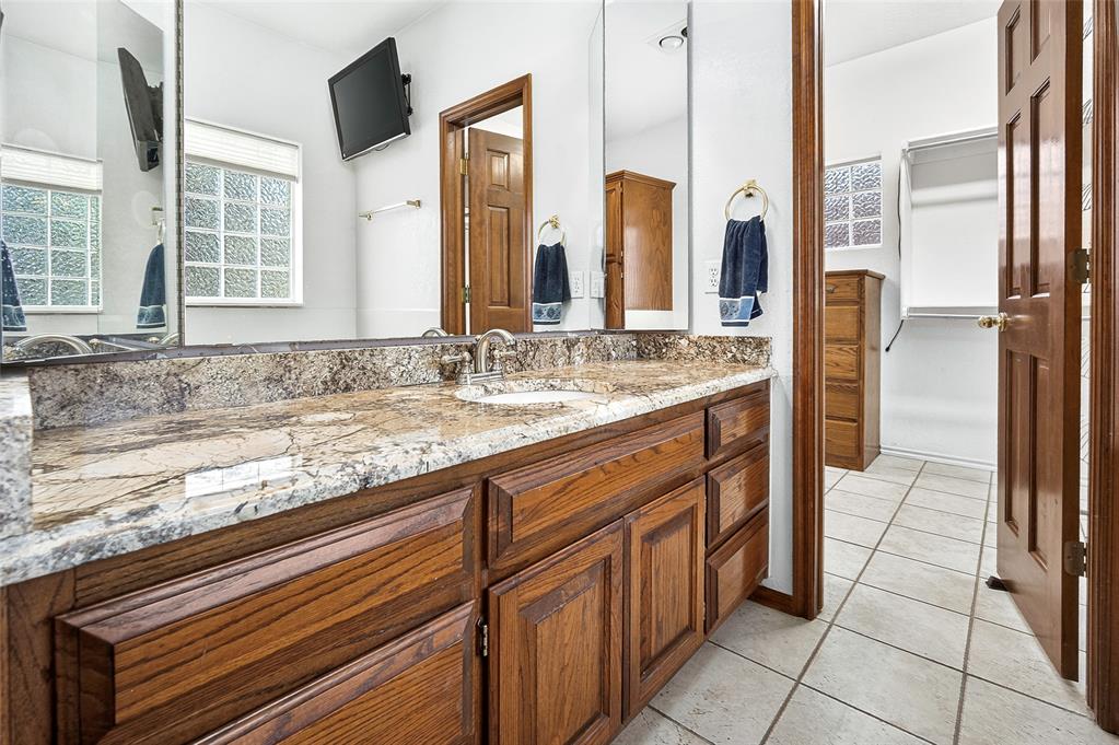 1512 Two Bridge Drive Property Photo 20