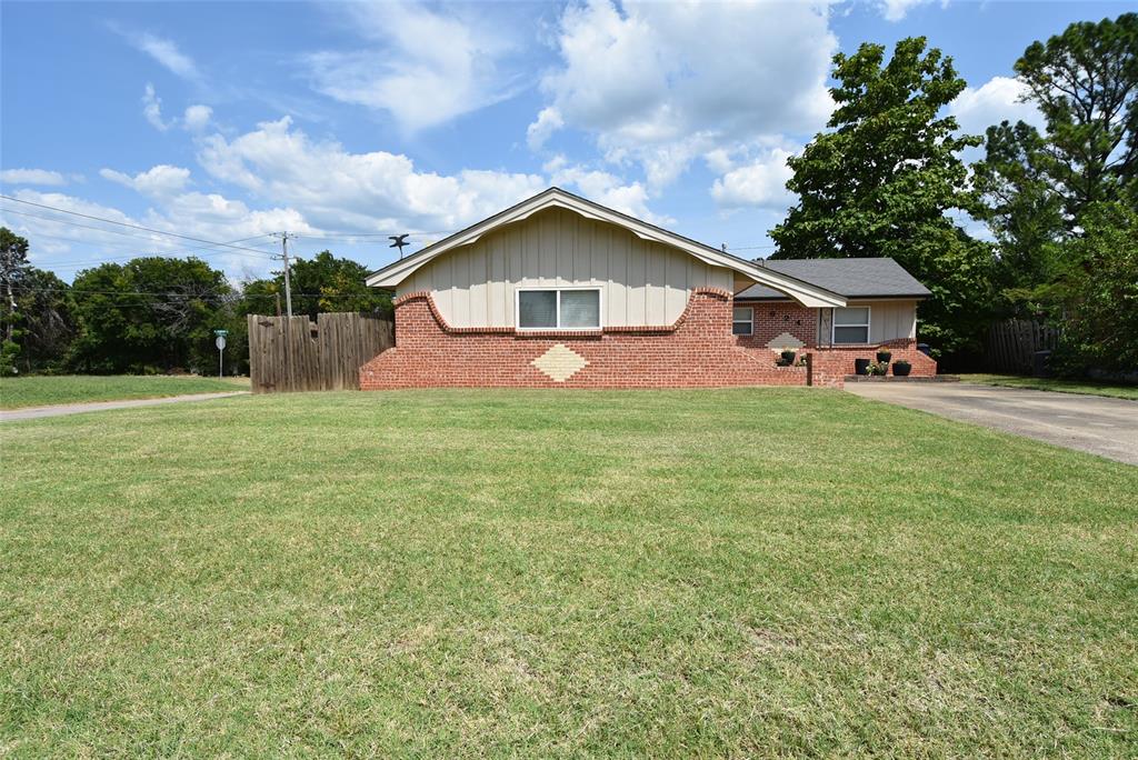 924 Cherokee Street Property Photo 2