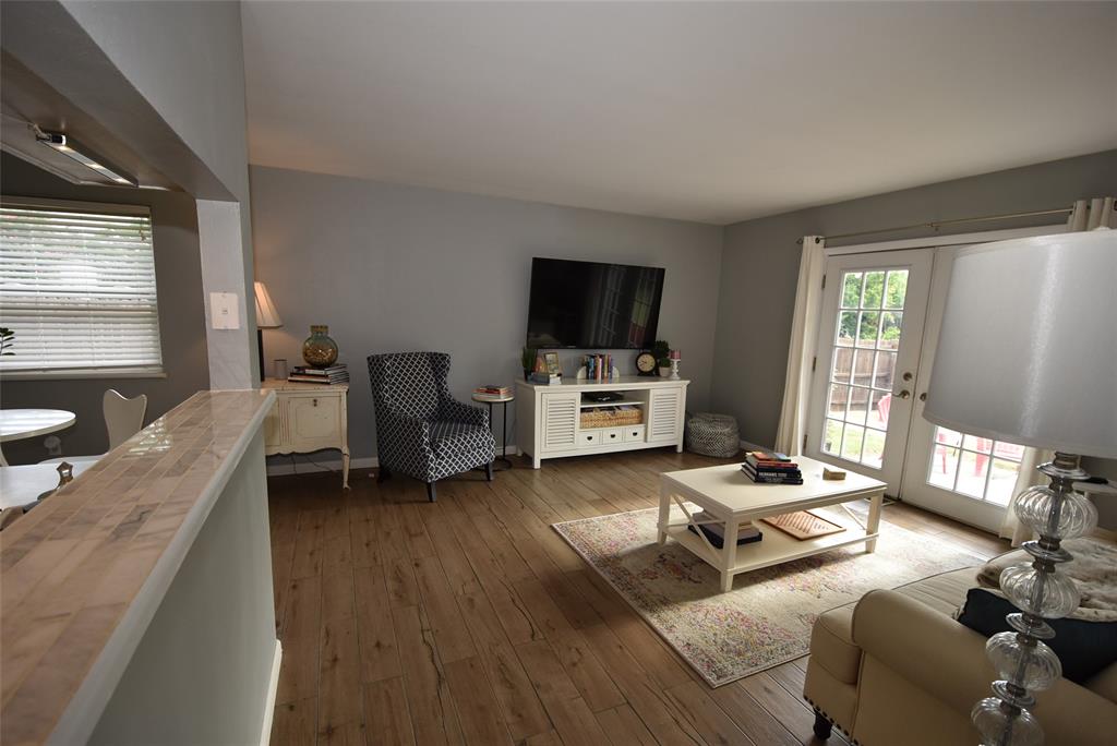 924 Cherokee Street Property Photo 6