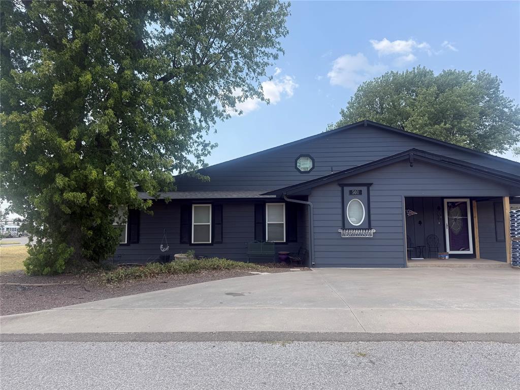 501 Garrett Property Photo 1