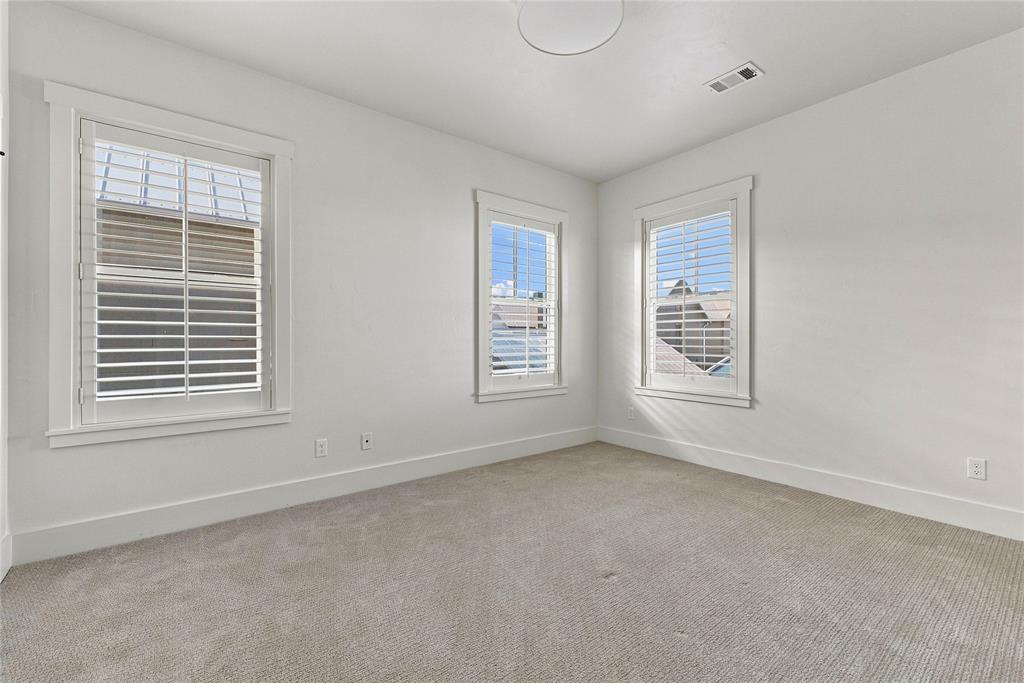 1729 Runway Boulevard Property Photo 18