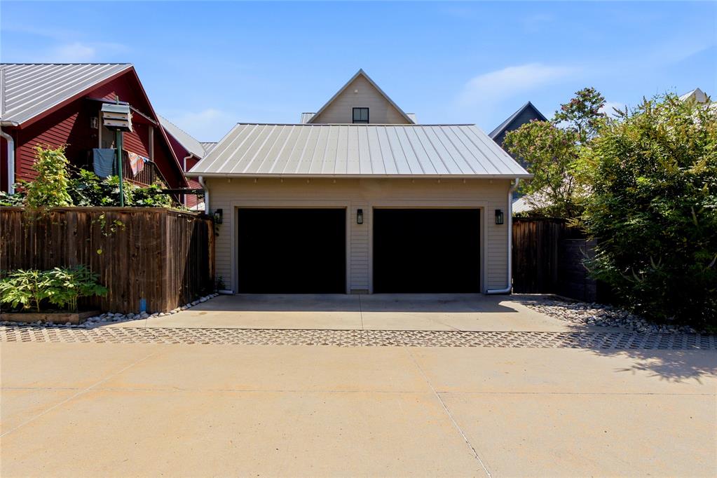 1729 Runway Boulevard Property Photo 28