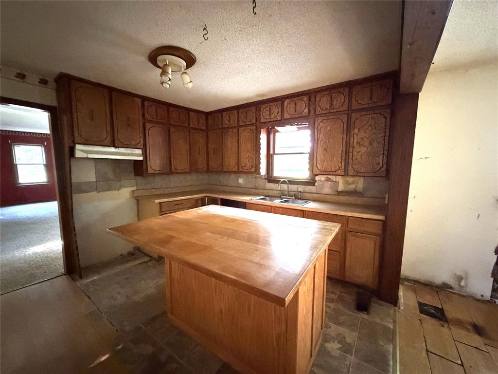 531 County Road 1390 Road Property Photo 8