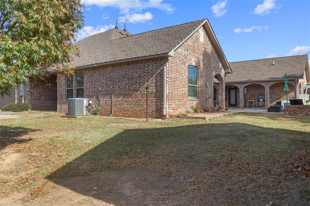 555 N White Chimney Road Property Photo 7