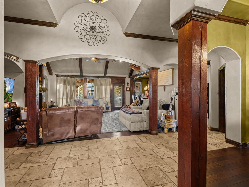 555 N White Chimney Road Property Photo 16
