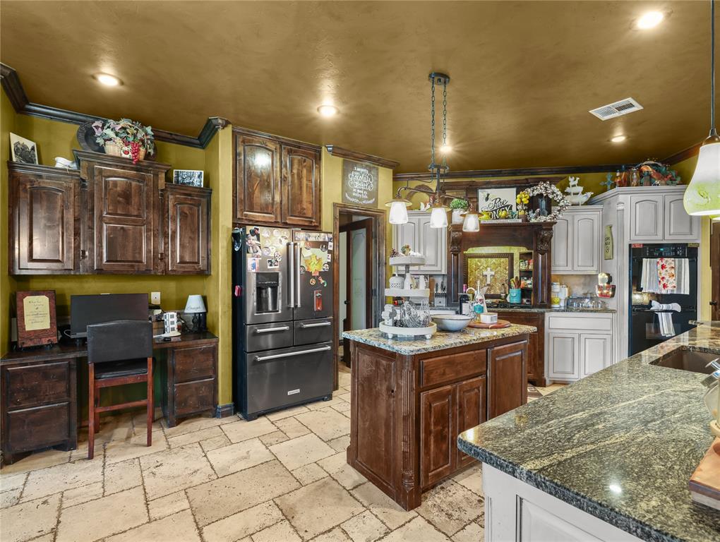 555 N White Chimney Road Property Photo 21