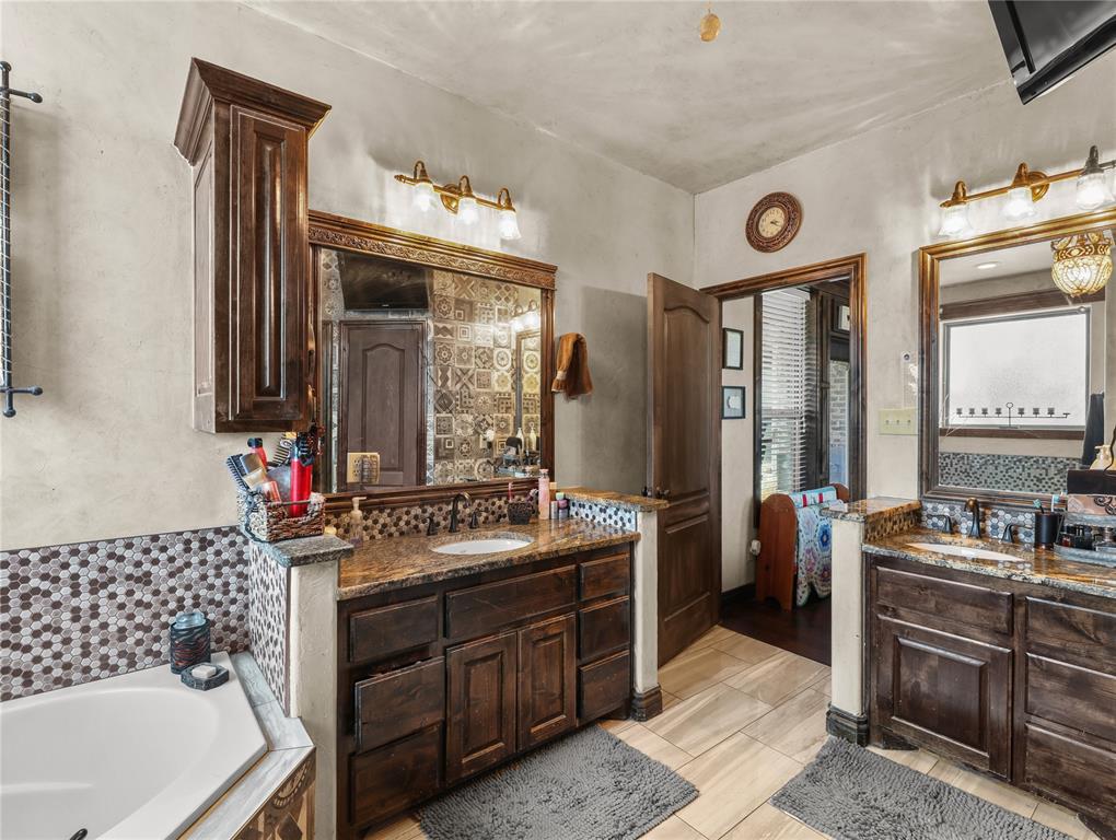 555 N White Chimney Road Property Photo 29