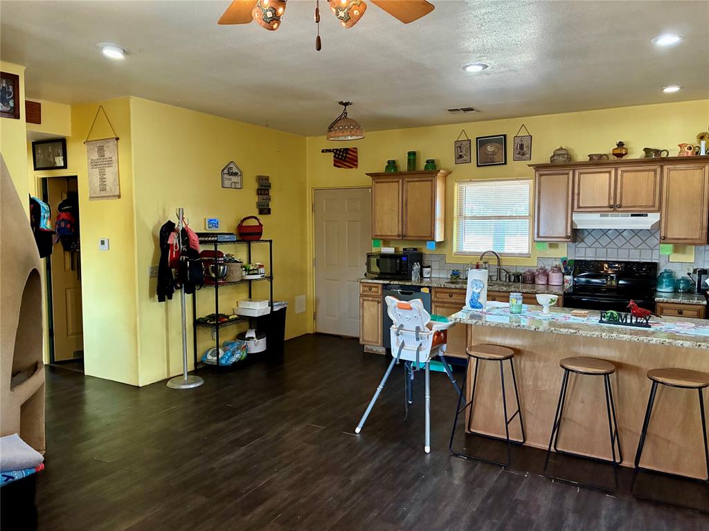 1405 Redstone Drive Property Photo 3