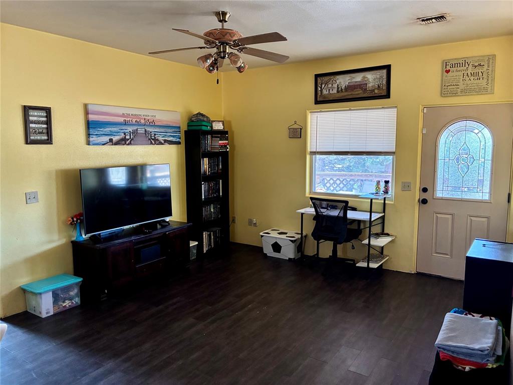 1405 Redstone Drive Property Photo 7