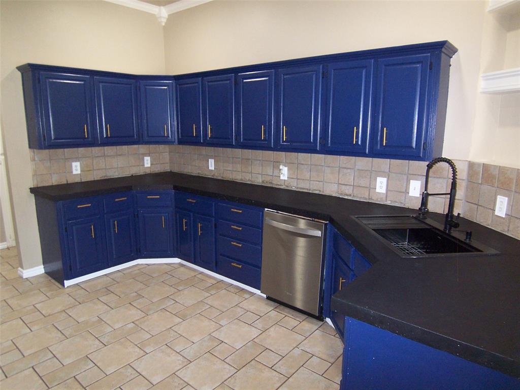 12109 Dalton Drive Property Photo 5