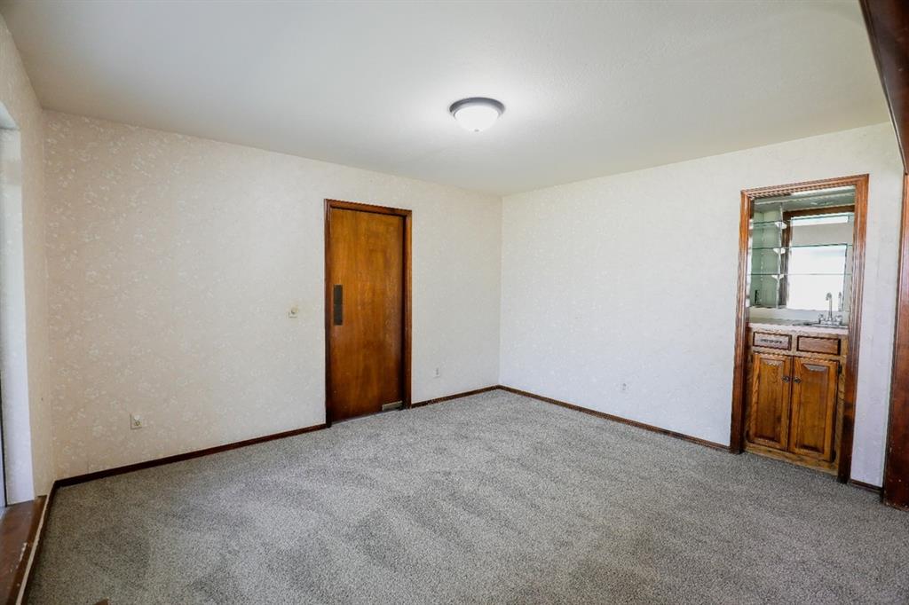 1321 Harding Avenue Property Photo 6