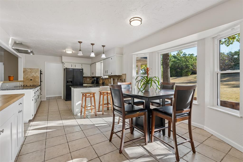 10431 Black Oaks Drive Property Photo 8