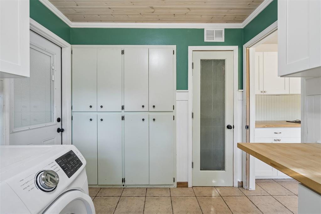 10431 Black Oaks Drive Property Photo 12