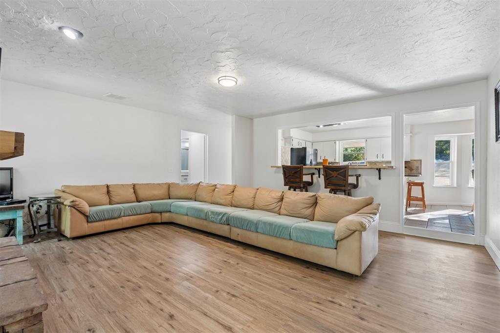 10431 Black Oaks Drive Property Photo 17