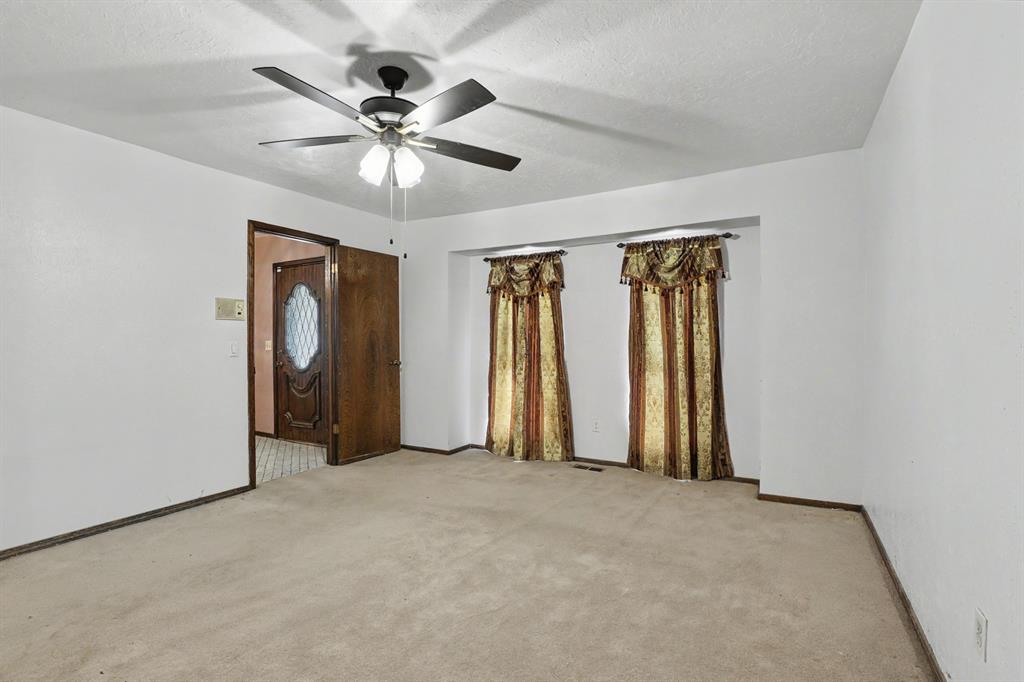 9612 S Blackwelder Property Photo 8